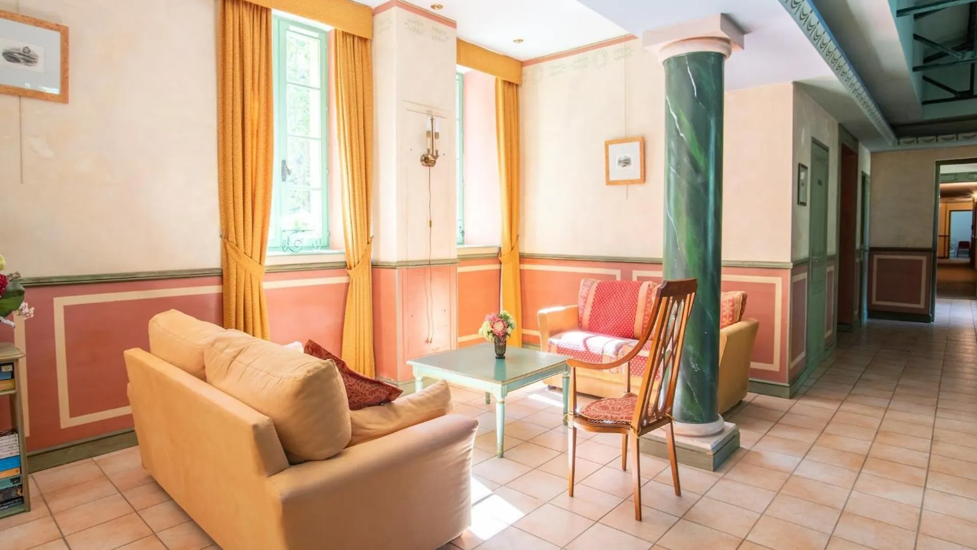 Cozy Apartment With Swimming Pool, Cleaning Included Montbrun-les-Bains Frankreich